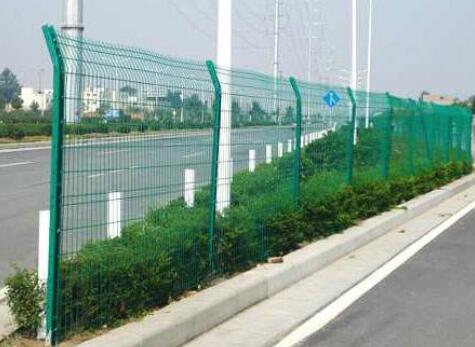 兰州公路护栏网施工需要注意哪些