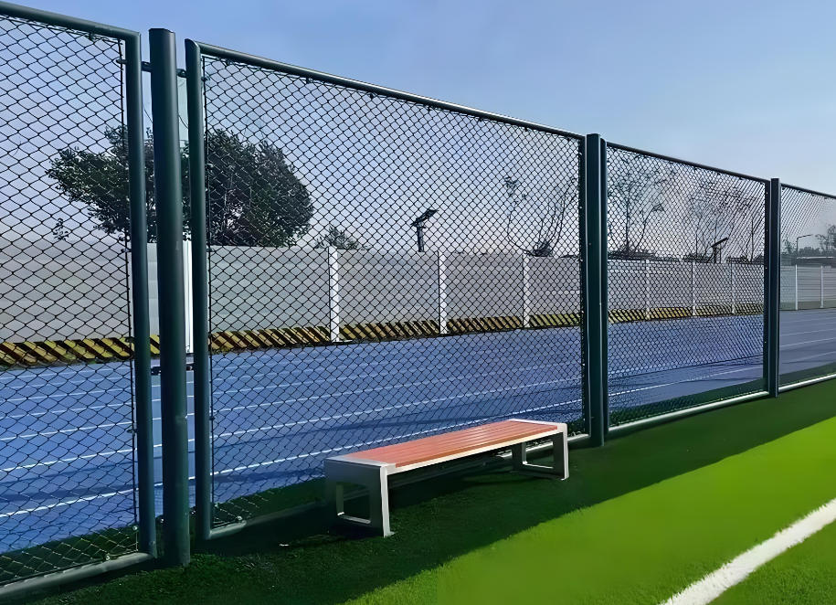 如何让安装的体育场护栏网网经久耐用且使用效果好